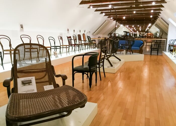 Sesselausstellung im Thonet Museum in Friedberg | © TV Oststeiermark | Nicole Friesenbichler