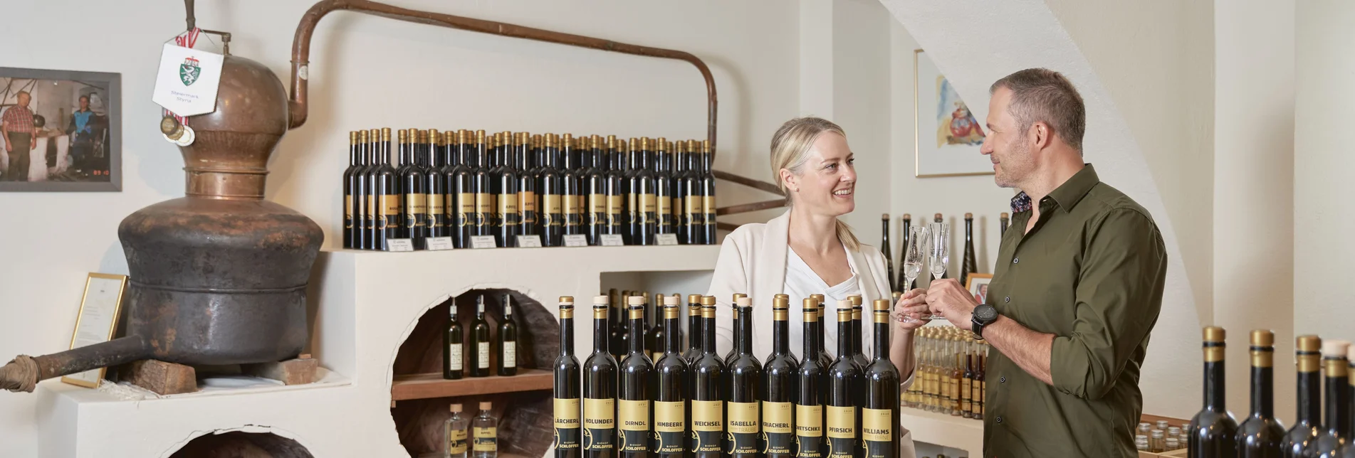 Tasting in the Schnapskammerl at the Schloffer organic farm in Anger | © Oststeiermark Tourismus | Lang-Bichl - RKP