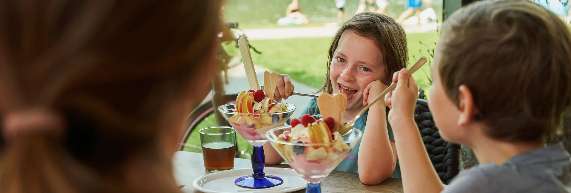Kinder beim Eisessen beim Stubenbergsee in der Oststeiermark | © Oststeiermark Tourismus | Lang-Bichl - RKP