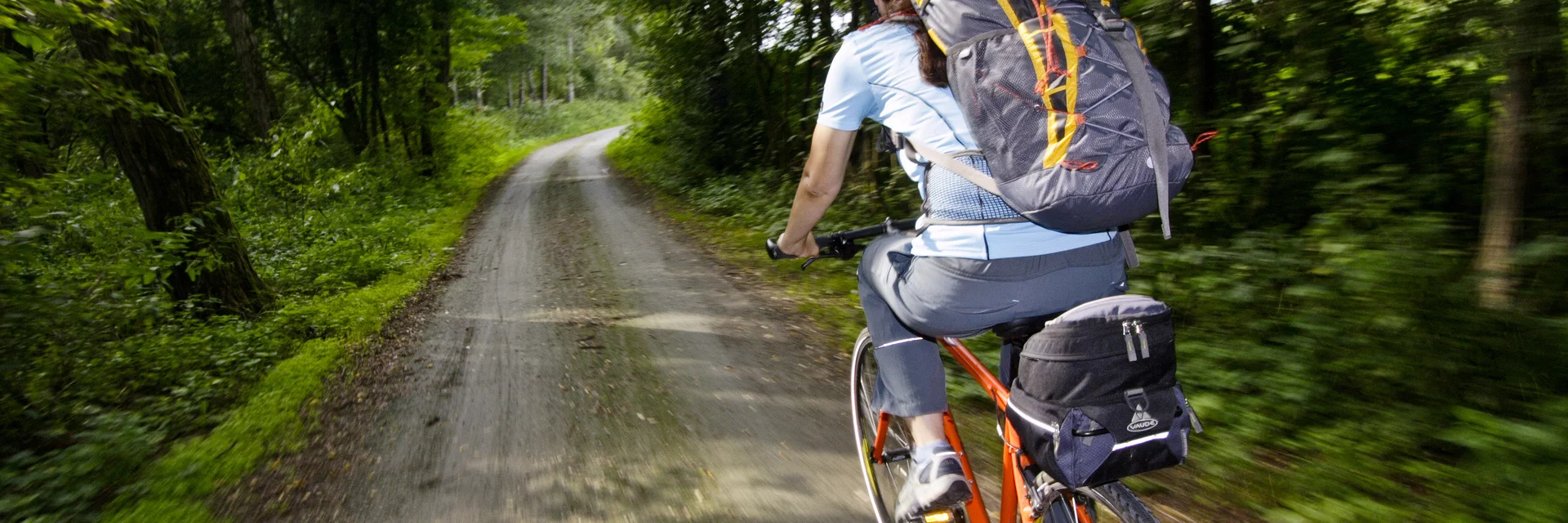 Fahrradfahrerin mit großem Rucksack | © Steiermark-Tourismus | Gerhard Eisenschink Fahrradfahrerin mit großem Rucksack | © Steiermark-Tourismus | Gerhard Eisenschink