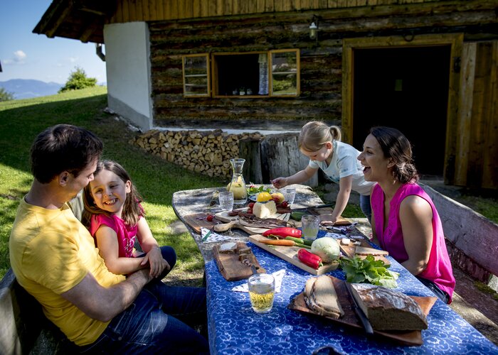 At the Roatmoarhütte / Murtal | © Steiermark Tourismus | Tom Lamm