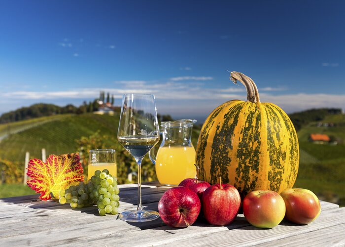 Wein, Apfel, Kürbis: die Lebenselixiere der Steirer. | © STG | Harry Schiffer
