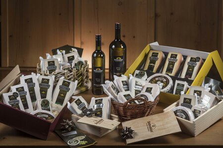 Mine Cheese_Products_Eastern Styria | © Almenland Stollenkäse