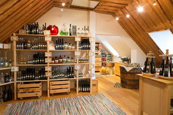 Distillery Graf_Farm Shop_Eastern Styria | © Edelbrennerei Graf