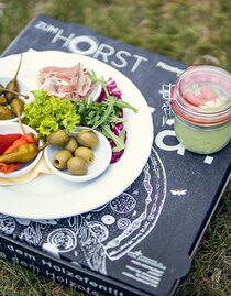 pizza picnic hotel Vier Jahreszeiten Loipersdorf | © Thermenhotel Vier Jahreszeiten Loipersdorf | Thermenhotel Vier Jahreszeiten | © Thermenhotel Vier Jahreszeiten Loipersdorf