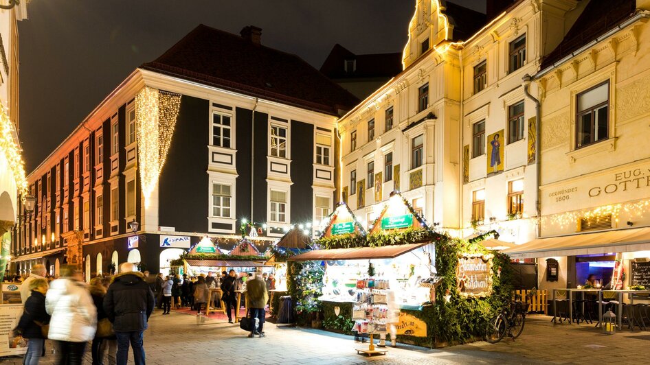 Adventmarkt am Glockenspielplatz | © Graz Tourismus - Harry Schiffer