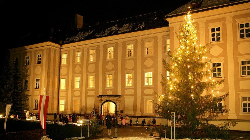 Schloss Piber im Advent | © Spanische Hofreitschule-Lipizzanergestuet Piber Go