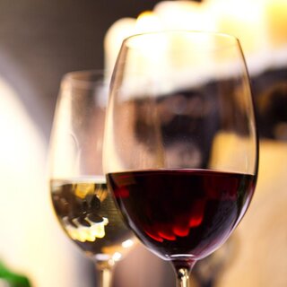 Wine glasses  | © Thermen- & Vulkanland