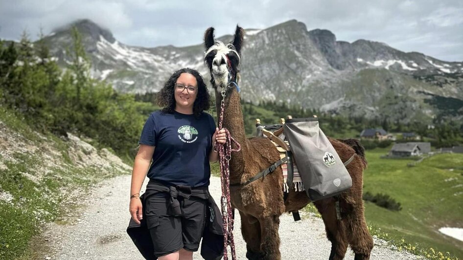 Lama Trekking 1 | © Michelle Friedam