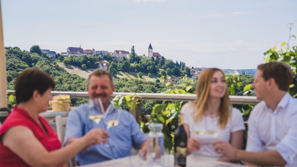 Genuss mit Blick auf St. Anna am Aigen | © The Flow