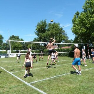 Rasen-Volleyball-Turnier | © TuS Bad Radkersburg
