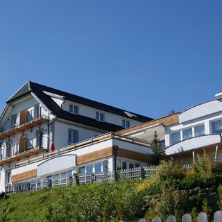 Familienhotel Berger_exterior view_Eastern Styria | © Familienhotel Berger
