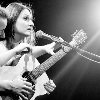 Crossing Strings | © Crossing Strings