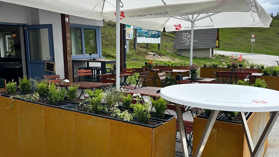 Alm in, Tauplitzalm, Gastgarten | © Gipfelmomente