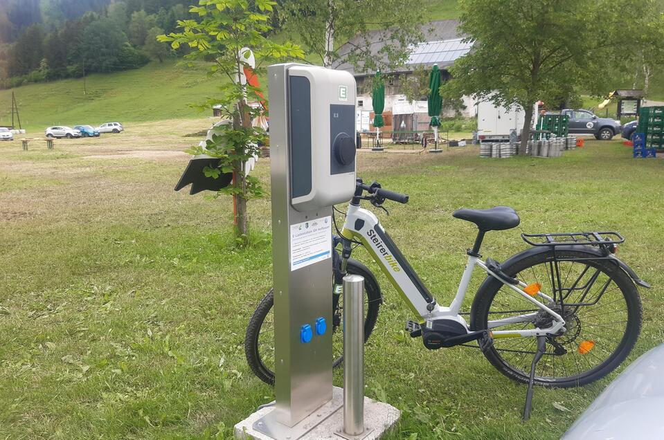 E-Bike Ladestation Gasthof Hofbauer - Impression #1 | © Tourismusverband Oststeiermark