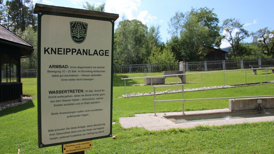 Gradieranlage, Altaussee, Schild Kneippanlage | Viola Lechner | © Viola Lechner Gradieranlage, Altaussee, Schild Kneippanlage | © Viola Lechner