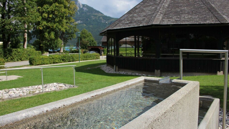 Gradieranlage, Altaussee, Brunnen mit Anlage | Viola Lechner | © Viola Lechner Gradieranlage, Altaussee, Brunnen mit Anlage | © Viola Lechner