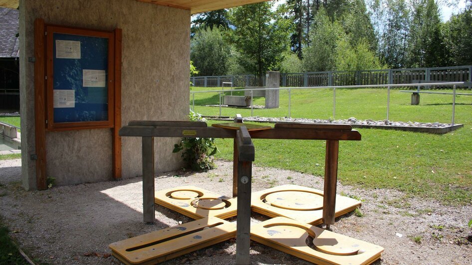 Gradieranlage, Altaussee, balance exercise | Viola Lechner | © Viola Lechner Gradieranlage, Altaussee, Gleichgewichtsübung | © Viola Lechner