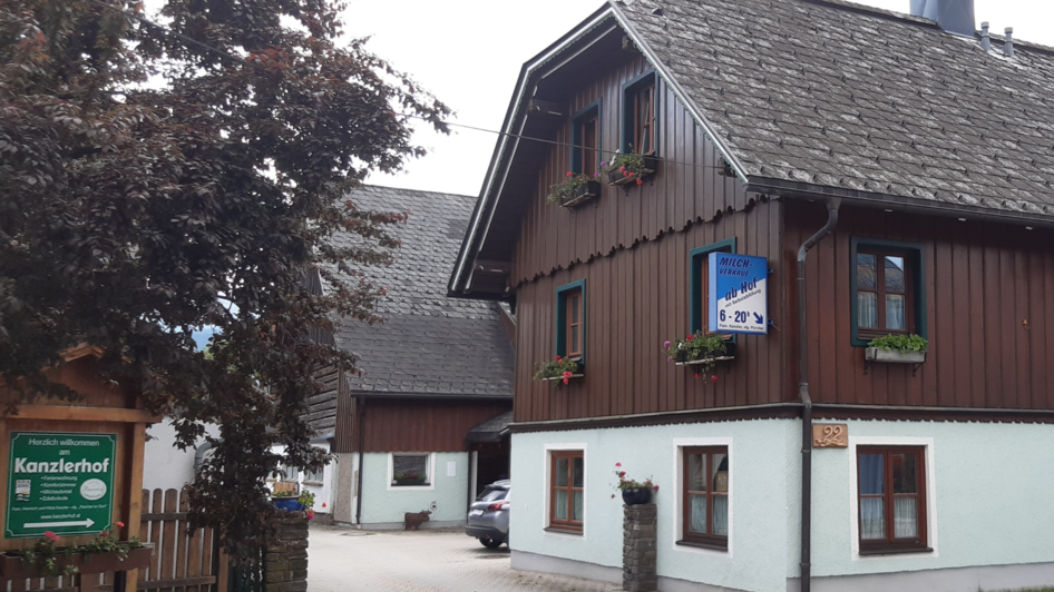 Kanzlerhof, Bad Mitterndorf, Hofansicht | © Daniela Casari