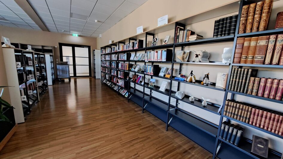 Bücherregale_PeopleOthek Pöllau_Oststeiermark | © Kathrin Winkler