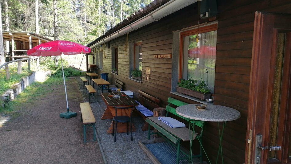 Gastgarten im Wald | © Gasthaus Fuchsbau Gastgarten im Wald | © Gasthaus Fuchsbau