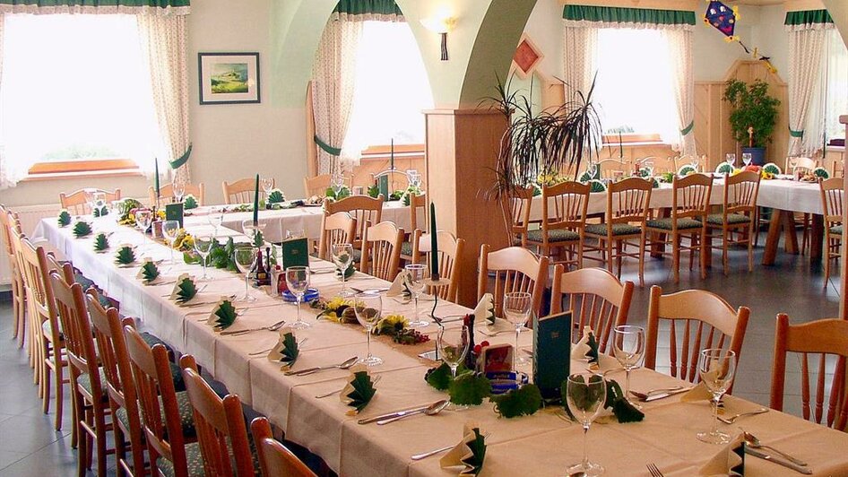 Gasthaus Herlwirt_Saal | © Herlwirt