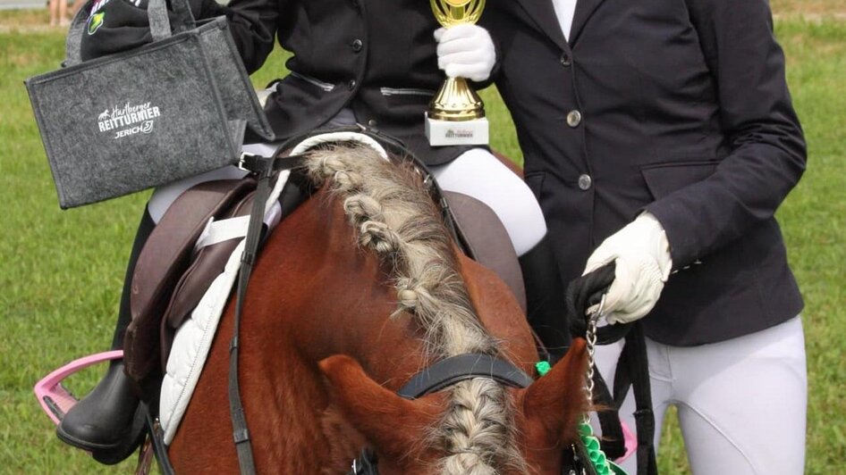 Hartberger Reitturnier_Florentina und Juliane | © Oststeiermark Tourismus