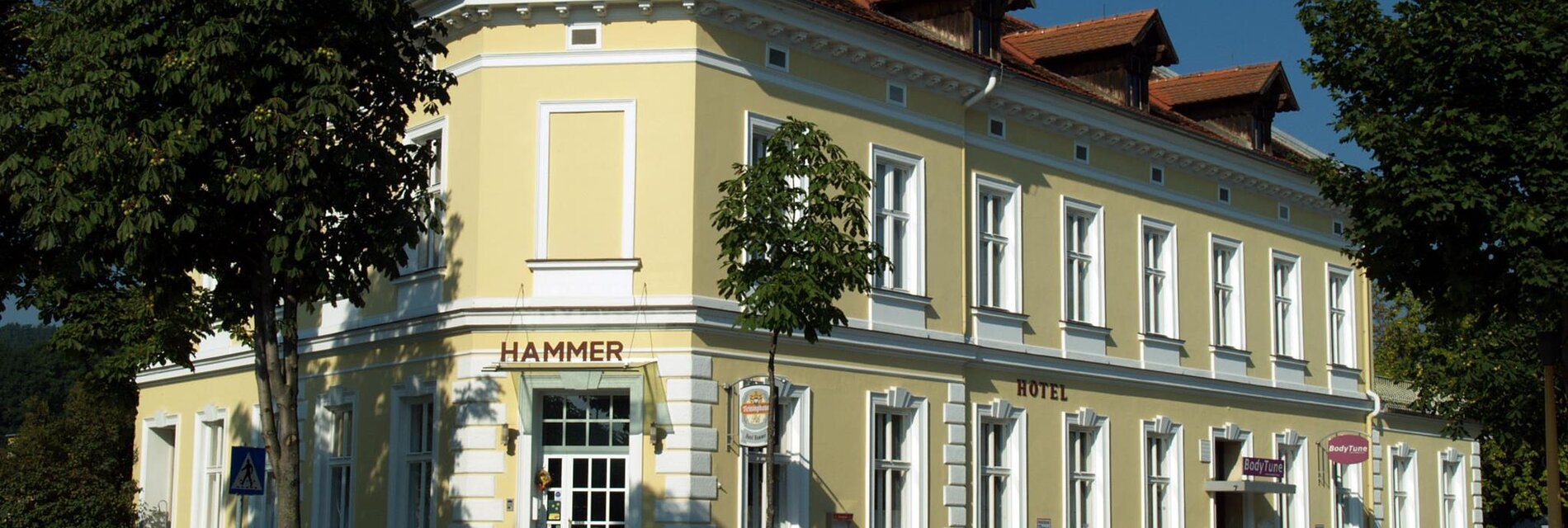 Hotel Hammer_Außenansicht Tag_Oststeiermark