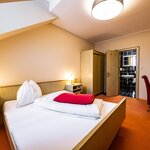 Photo of Double room, shower, toilet, economy | © Hotel Hubertushof