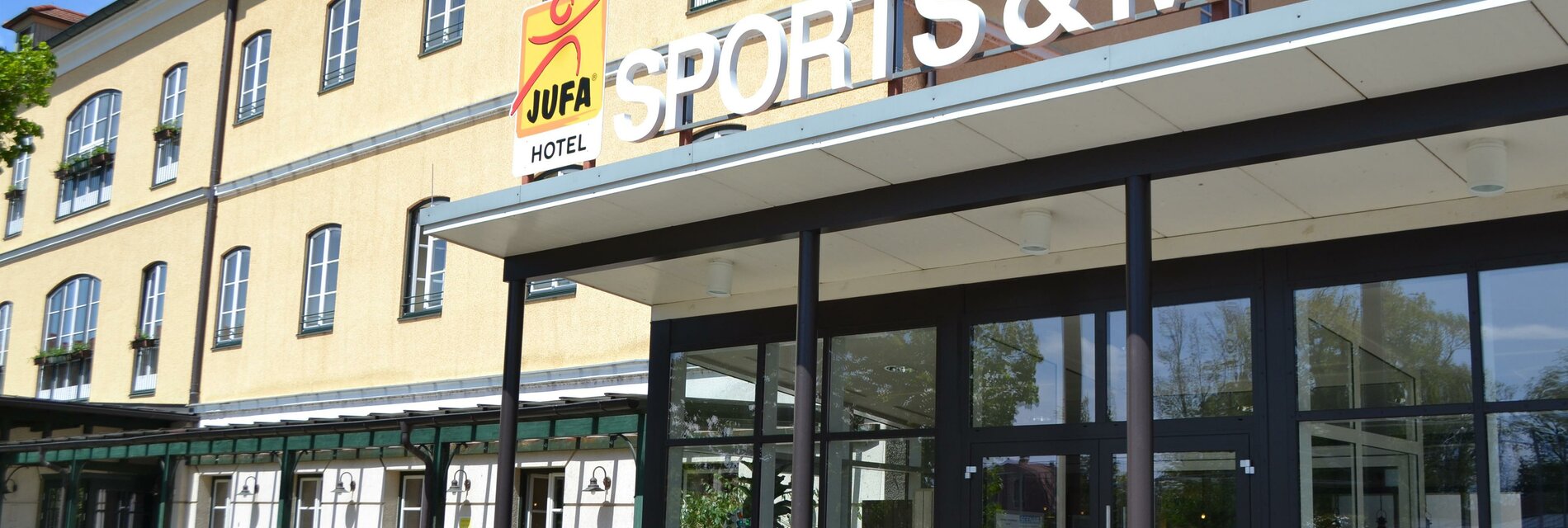 hotelansicht-jufa-hotel-fuerstenfeld-sport-resort-