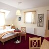 Photo of Weinr VS, Double room, bath, toilet, standard | © Karin Bergmann