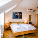 Photo of Weinr VS, Double room, bath, toilet, facing the road | © Ratscher Landhaus