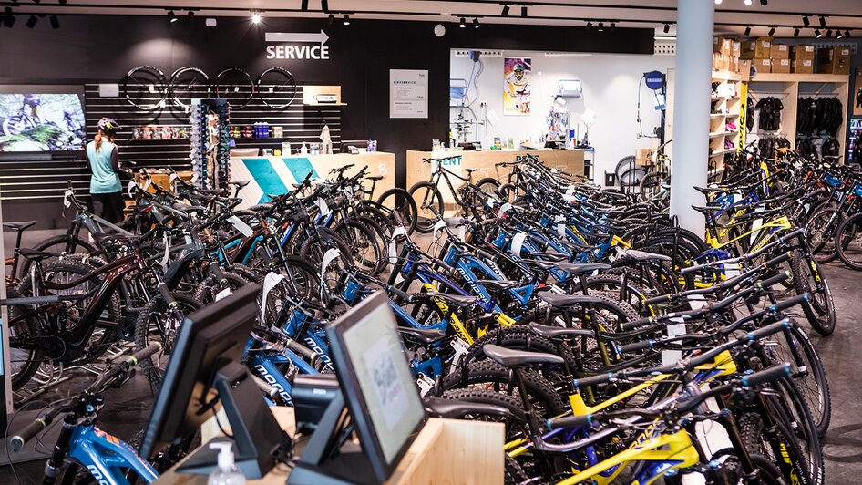 große Auswahl bei Bründl Sports Bikeworld Schladming | © Roland Haschka