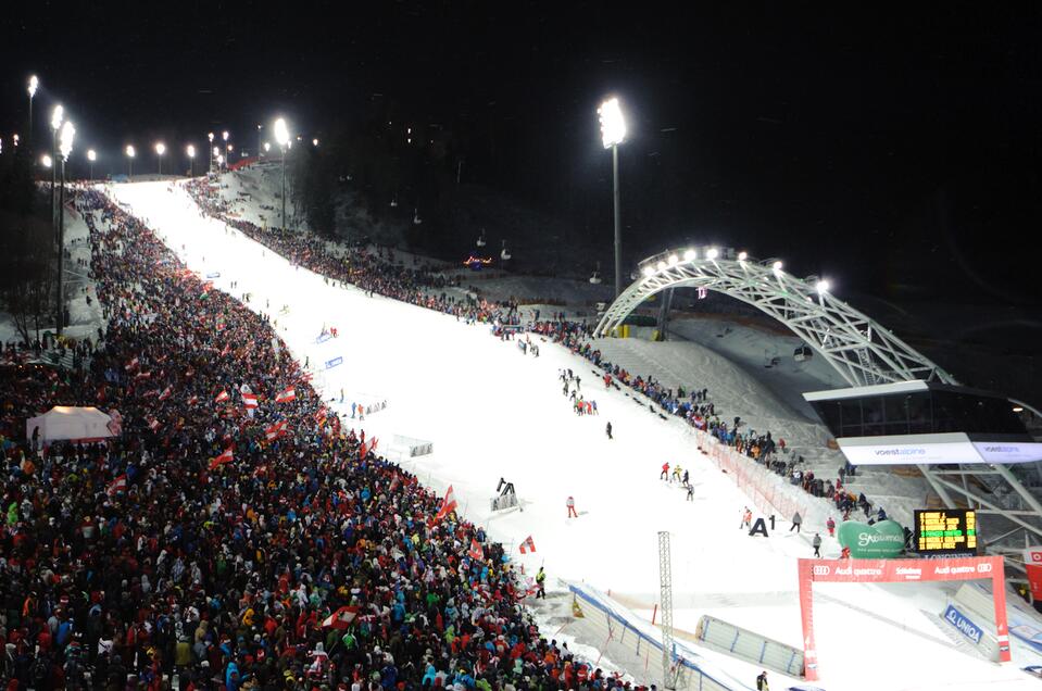 Bus schedule night race and giant slalom men - Impression #1