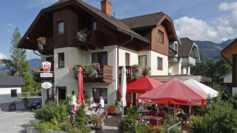 Dorf Café - Hausfoto Sommer | © Dorf Café