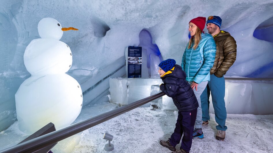 Erforsche den Gletscher - Dachstein Eispalast | © Harald Steiner