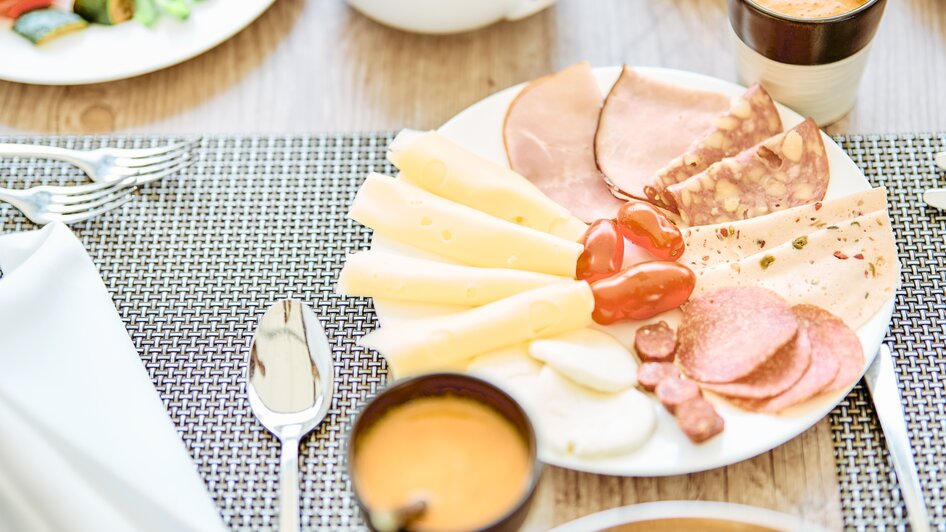 | thomas sattler Frühstück im IMLAUER Schloss Hotel Pichlarn