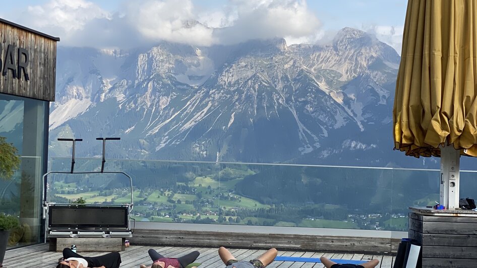 Yoga & Brunch auf der Kessler Alm | © Thomas Steiner Kessler Alm & Bar - Impression #2.7 | © Thomas Steiner